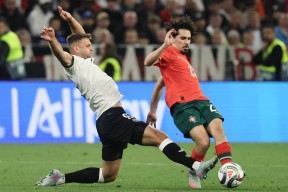 9bo.com -葡萄牙体育迎欧冠关键赛，赛后防线松动，态度坚定，赛程密集仍需轮换的简单介绍